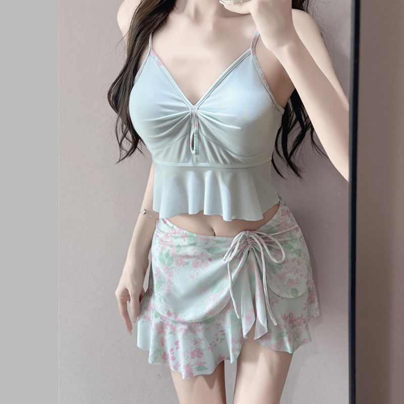 骨格ウェーブ ペプラムビスチェ×美脚フレアスカート セパレート水着