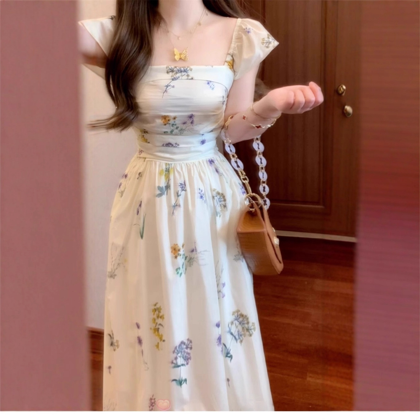 骨格ウェーブ 可憐に揺れる 水彩フラワーワンピース