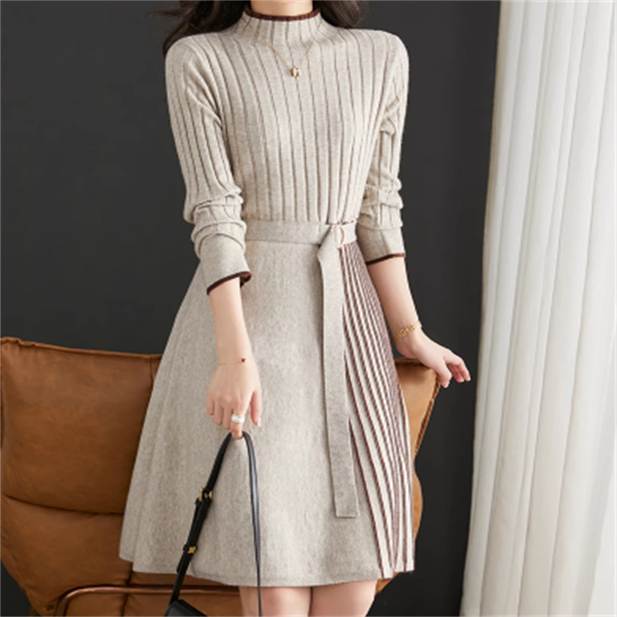 骨格ウェーブ サイドプリーツニットワンピース（ひざ丈）