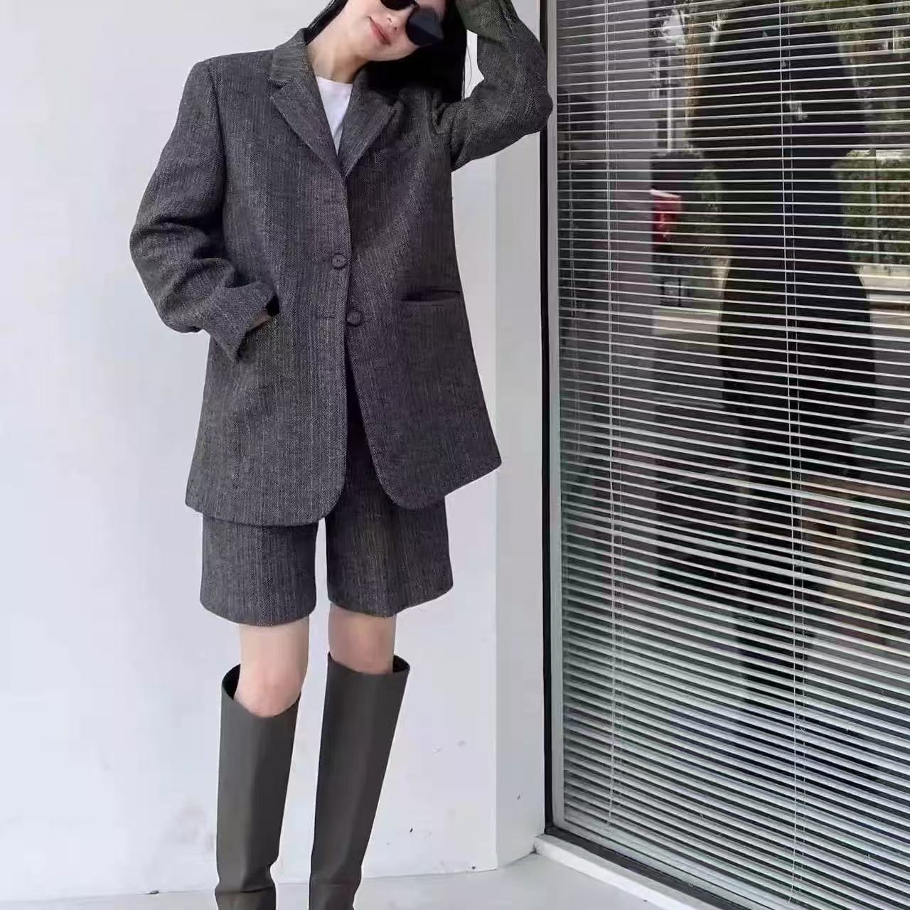 骨格ウェーブ トライプウールスーツジャケット＆ショーツ セットアップ