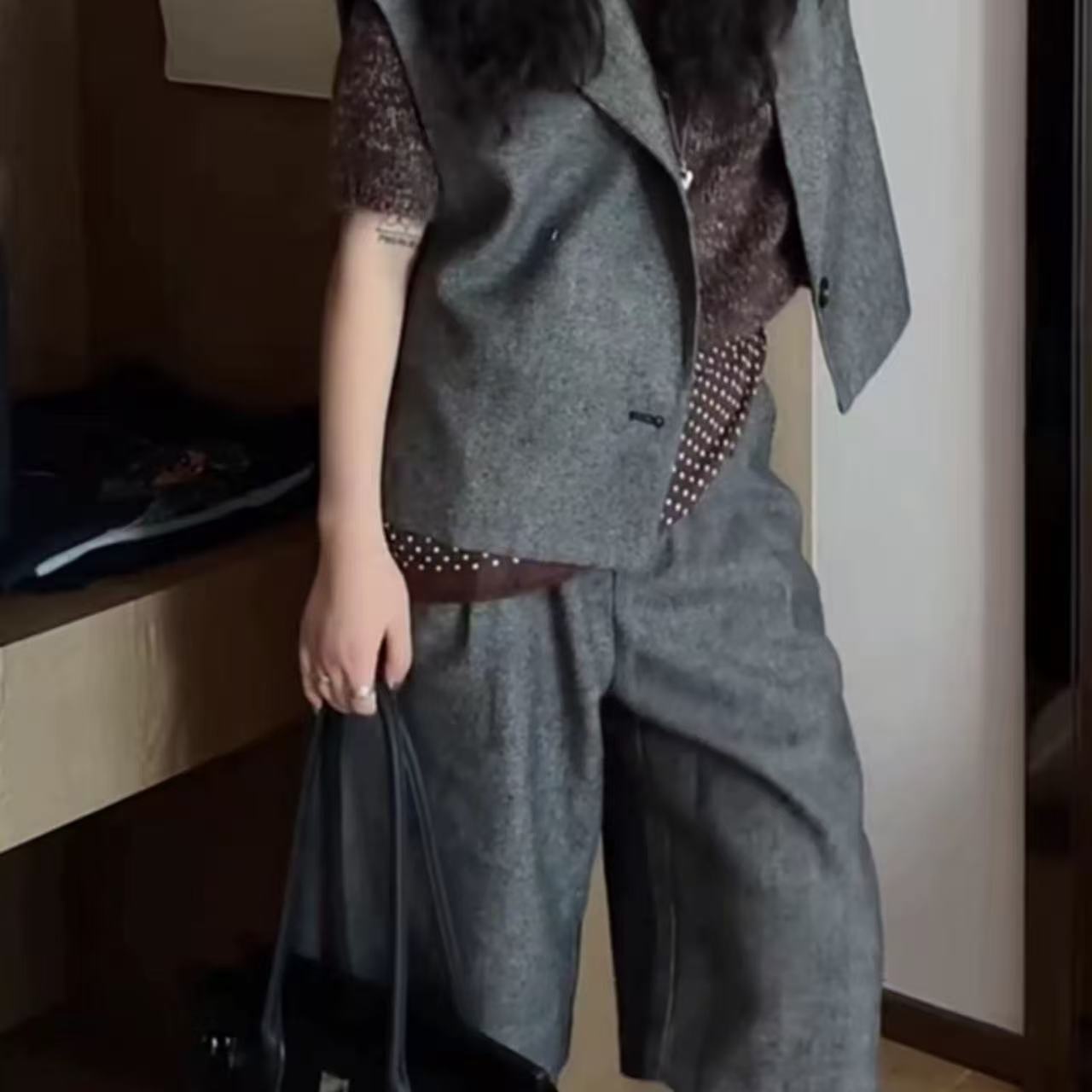 骨格ウェーブ グレー スーツベスト＆ワイドレッグパンツ セットアップ 