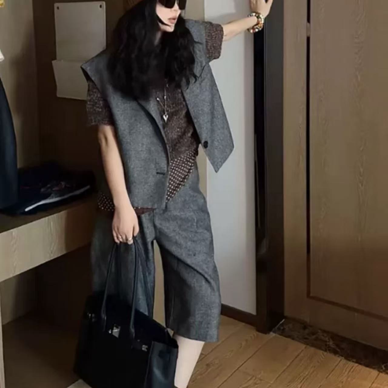 骨格ウェーブ グレー スーツベスト＆ワイドレッグパンツ セットアップ 