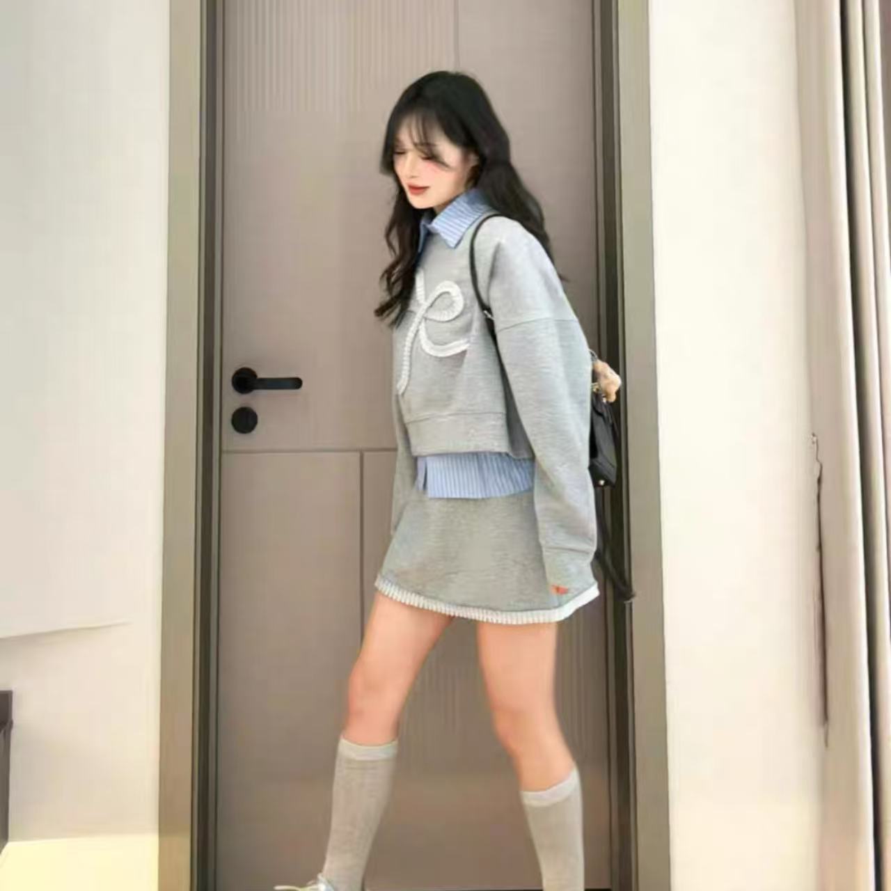 骨格ウェーブ 韓国風トータルコーデ グレー スウェット+ミニスカート 2点セットアップ