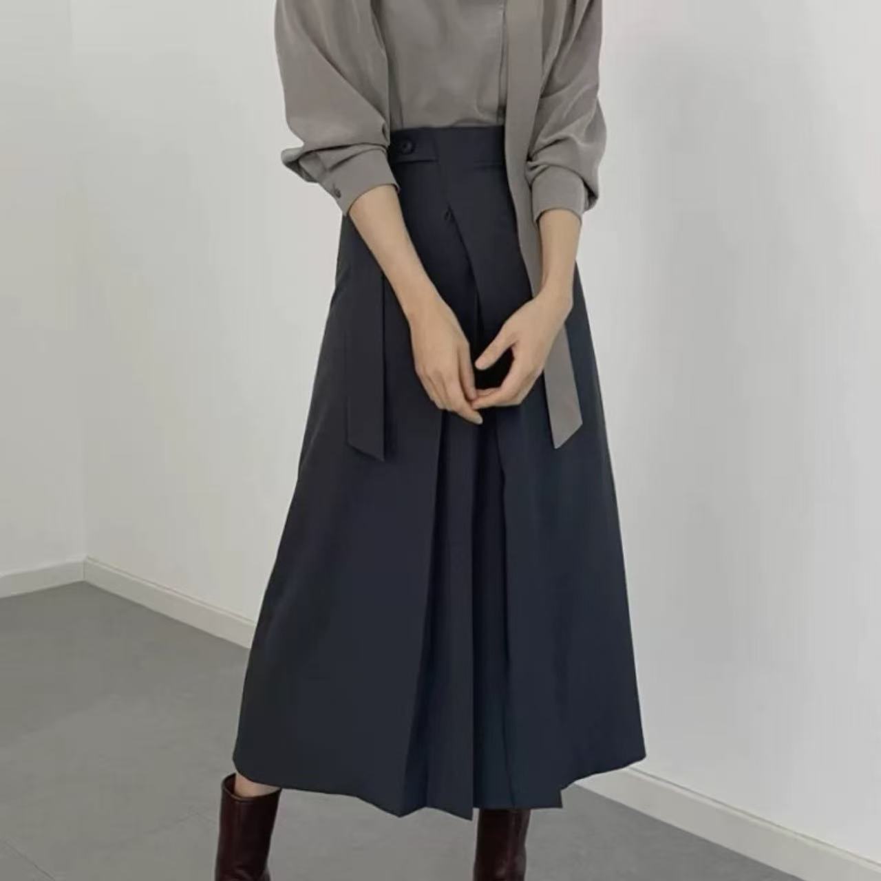 骨格ウェーブ 韓国風 ハイウエスト タックデザイン スリット入りAラインスカート