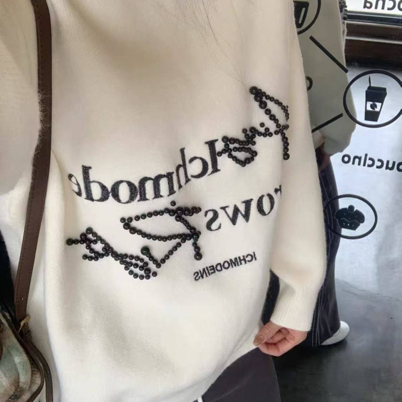 骨格ウェーブ ICH MODE アメリカンレトロ風 パール付きクルーネックセーター