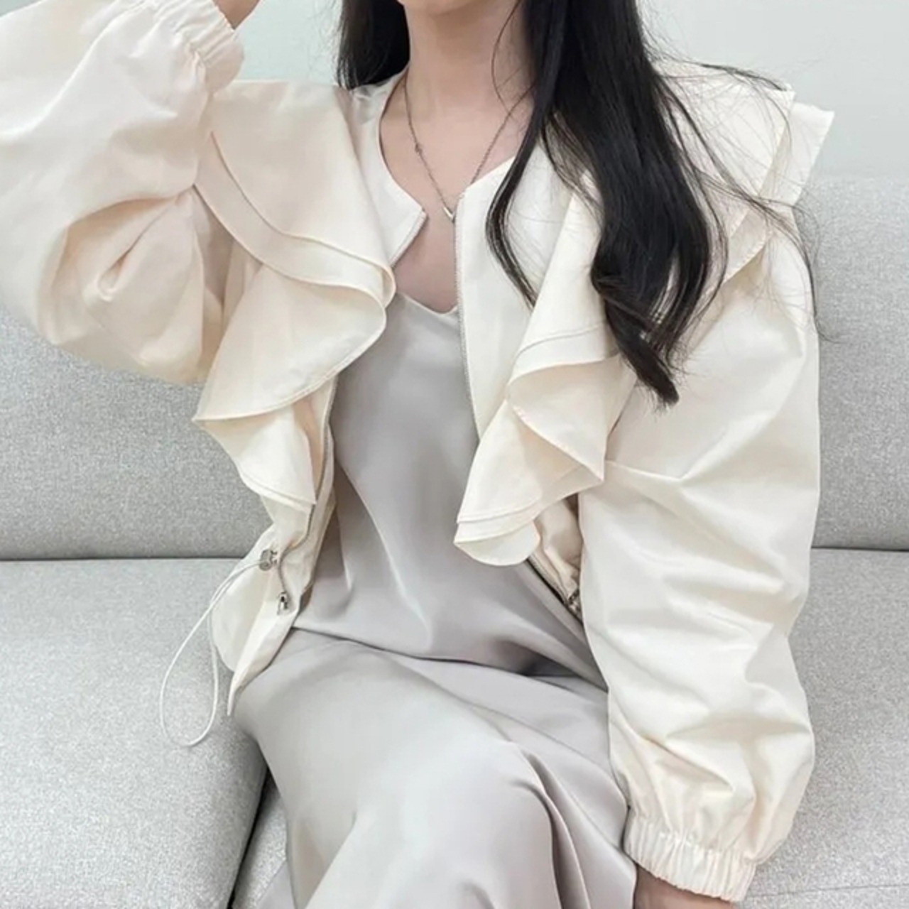 骨格ウェーブ フリル トレンチコート ドローストリング ウエストシェイプ ショート丈