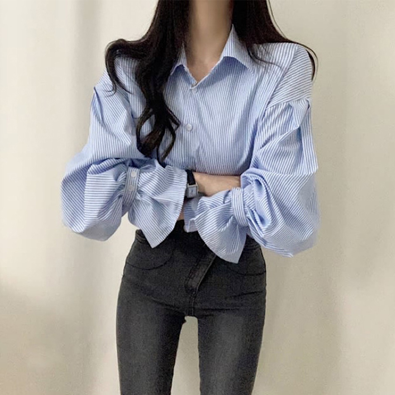 骨格ウェーブ ストライプシャツ ゆったりシルエット 韓国風シンプルデザイン