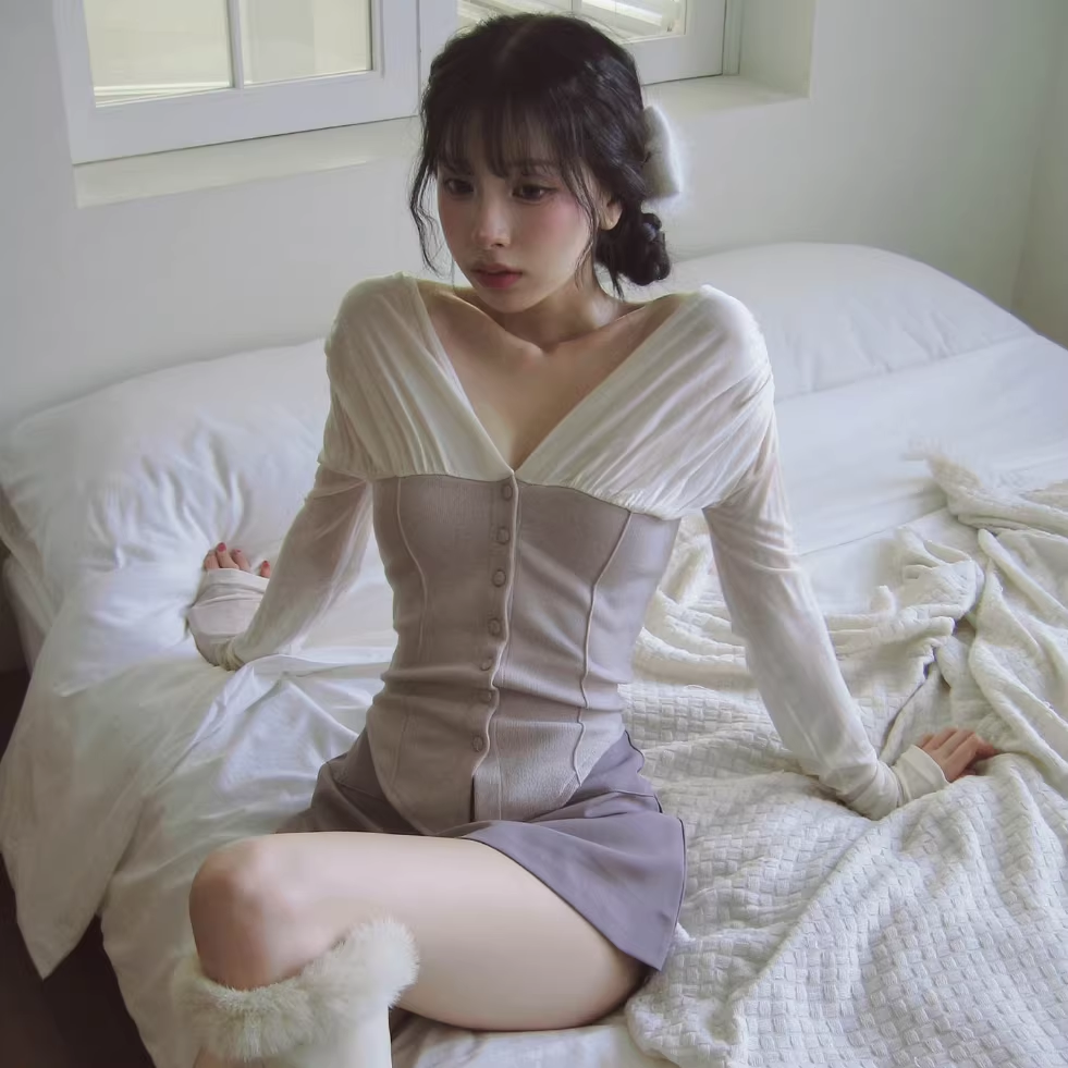 骨格ウェーブ 切替デザイン しっとりフィットトップス