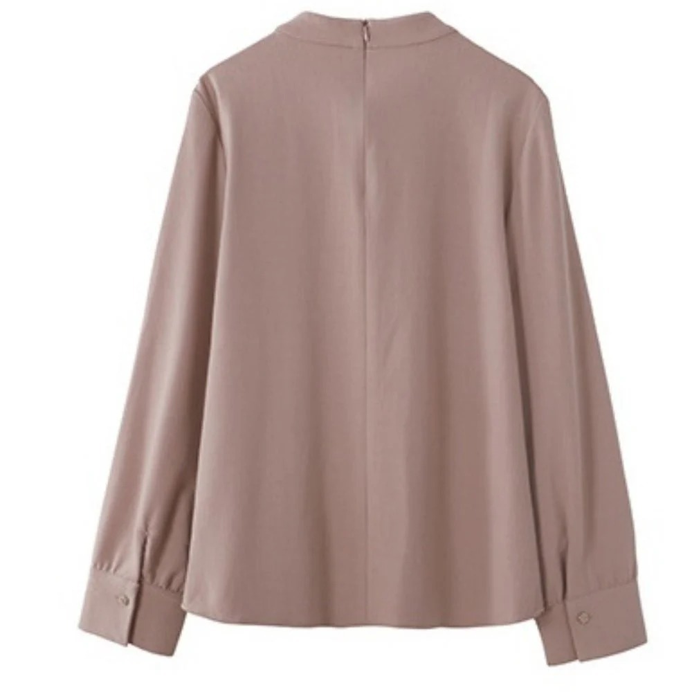 骨格ウェーブ デコルテ華やぐタイネック とろみシフォンブラウス