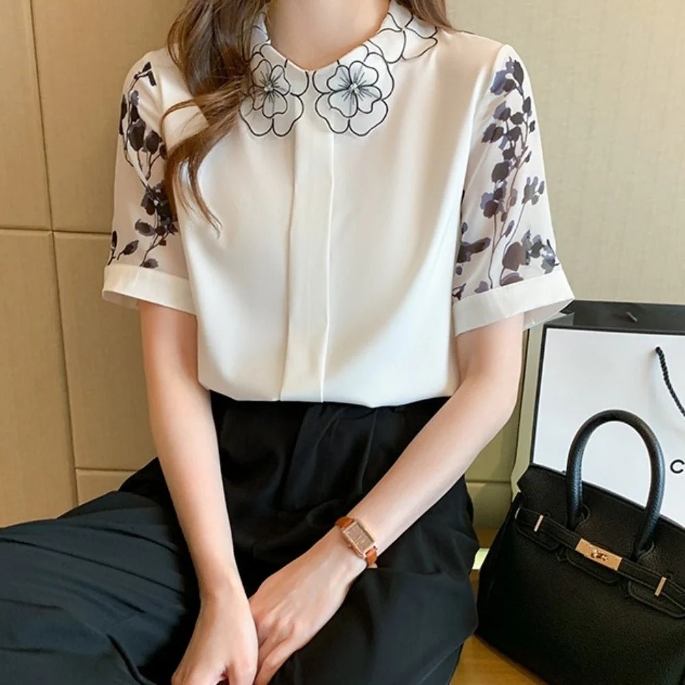 骨格ウェーブ 刺繍襟で華やぐ フラワーデザインブラウス（半袖・長袖 選べる2タイプ）