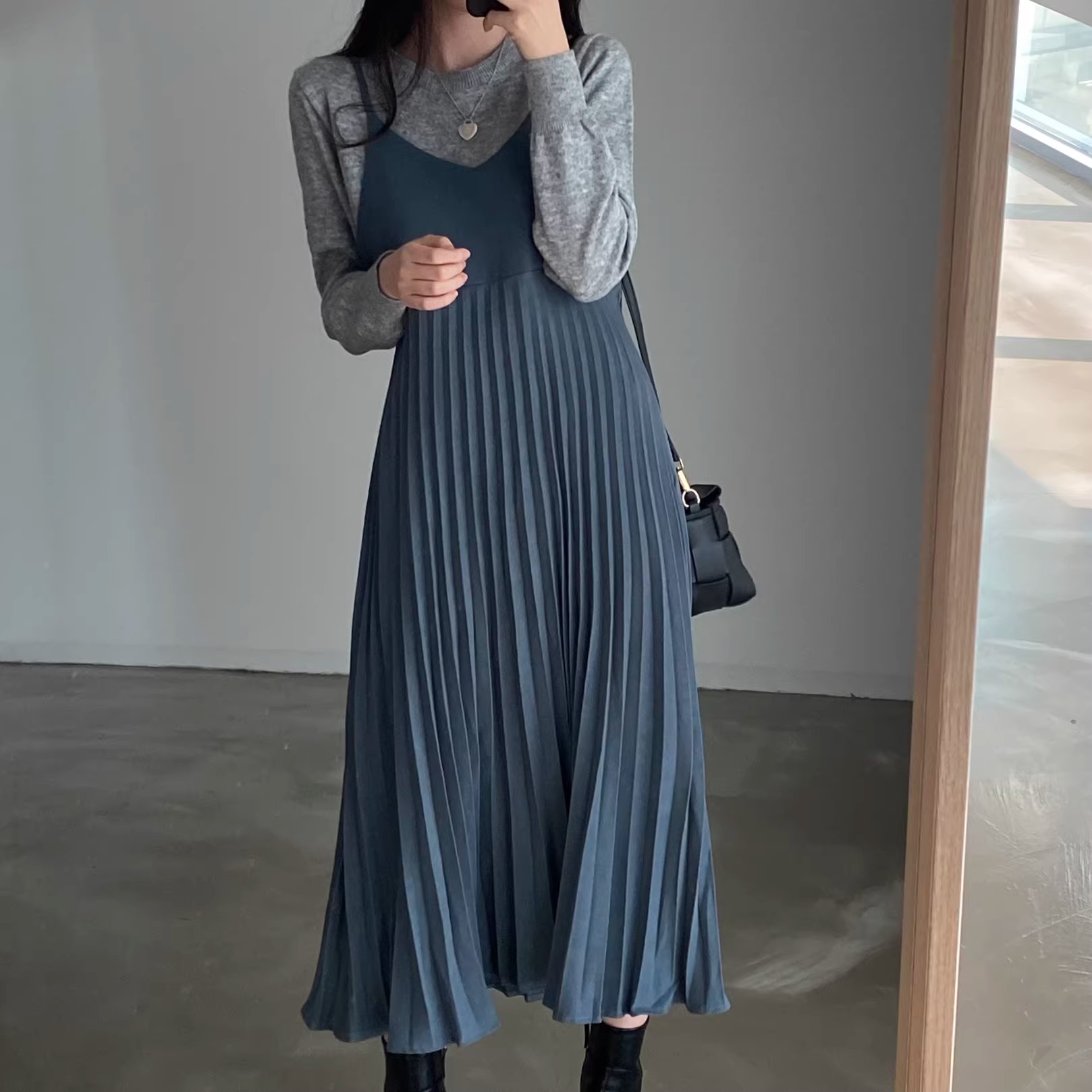 骨格ウェーブ 高見え 細プリーツキャミワンピース