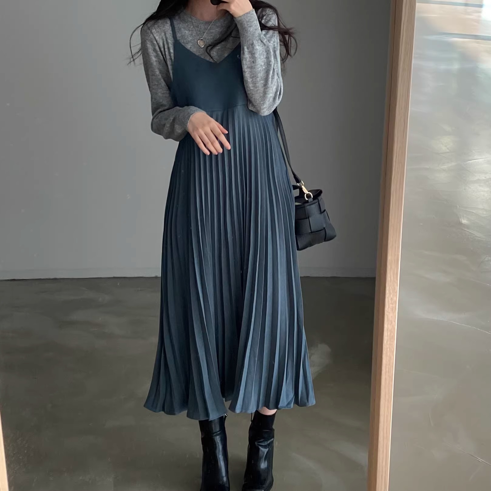 骨格ウェーブ 高見え 細プリーツキャミワンピース