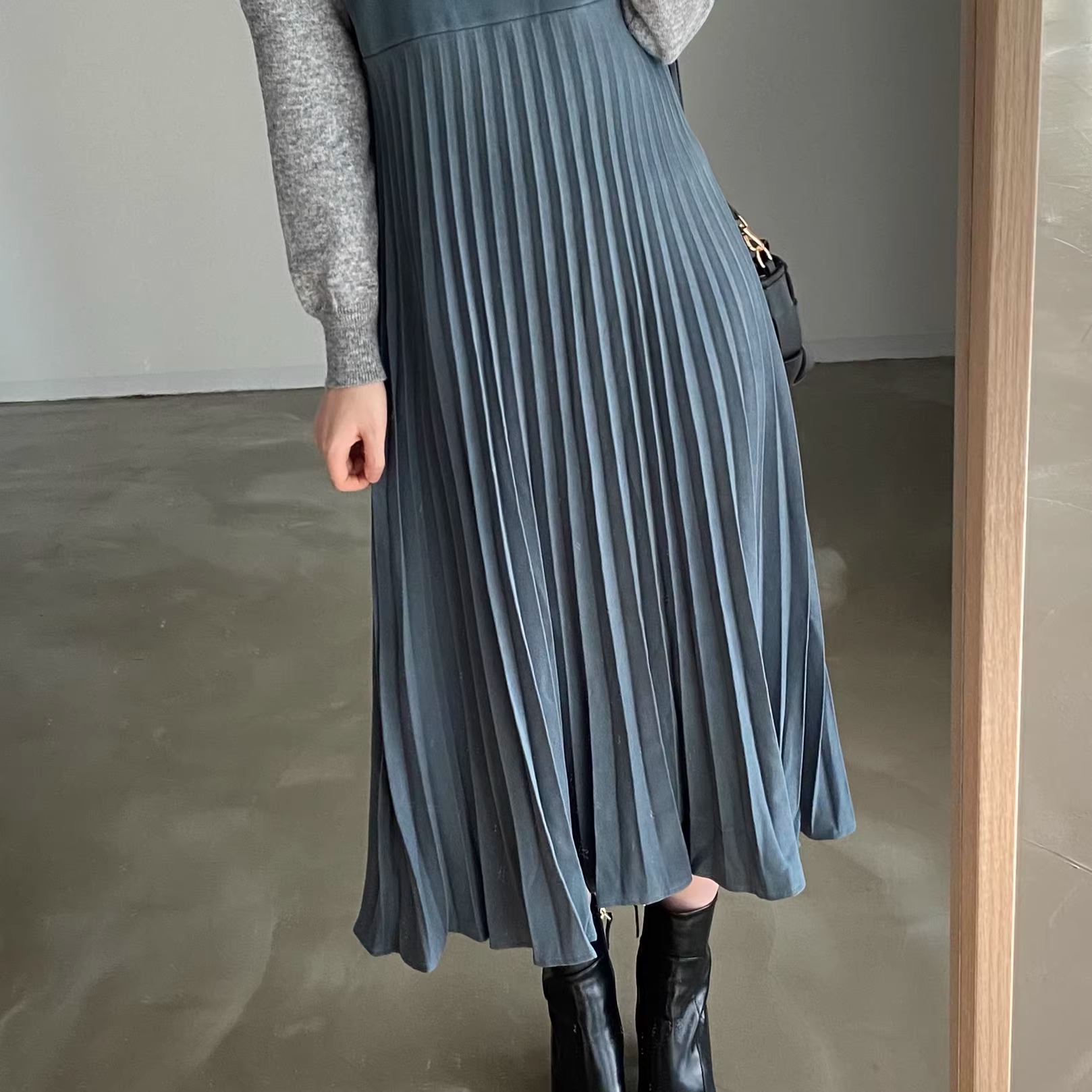 骨格ウェーブ 高見え 細プリーツキャミワンピース