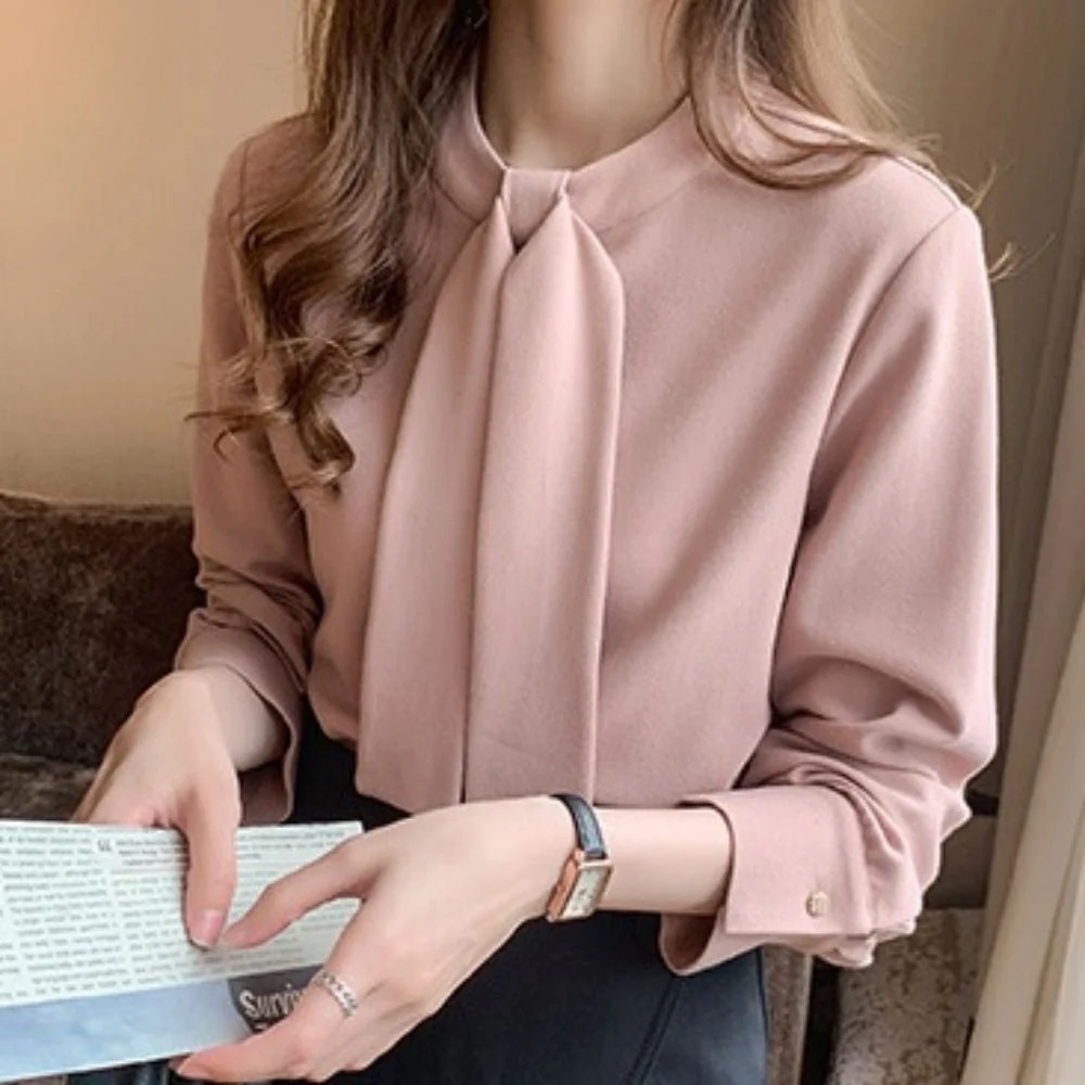 骨格ウェーブ デコルテ華やぐタイネック とろみシフォンブラウス