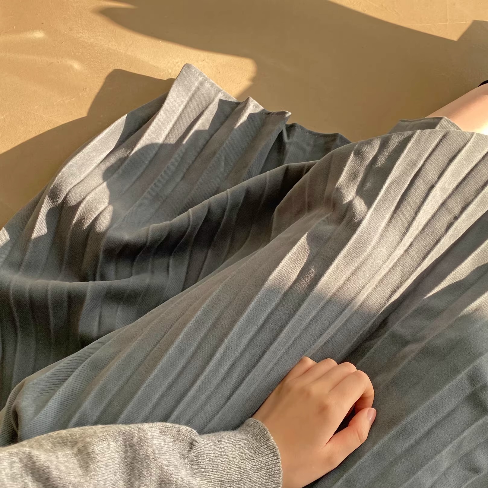 骨格ウェーブ 高見え 細プリーツキャミワンピース