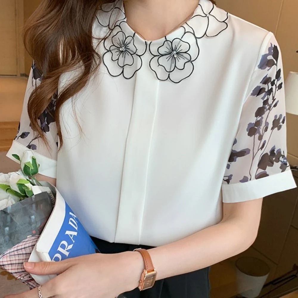 骨格ウェーブ 刺繍襟で華やぐ フラワーデザインブラウス（半袖・長袖 選べる2タイプ）