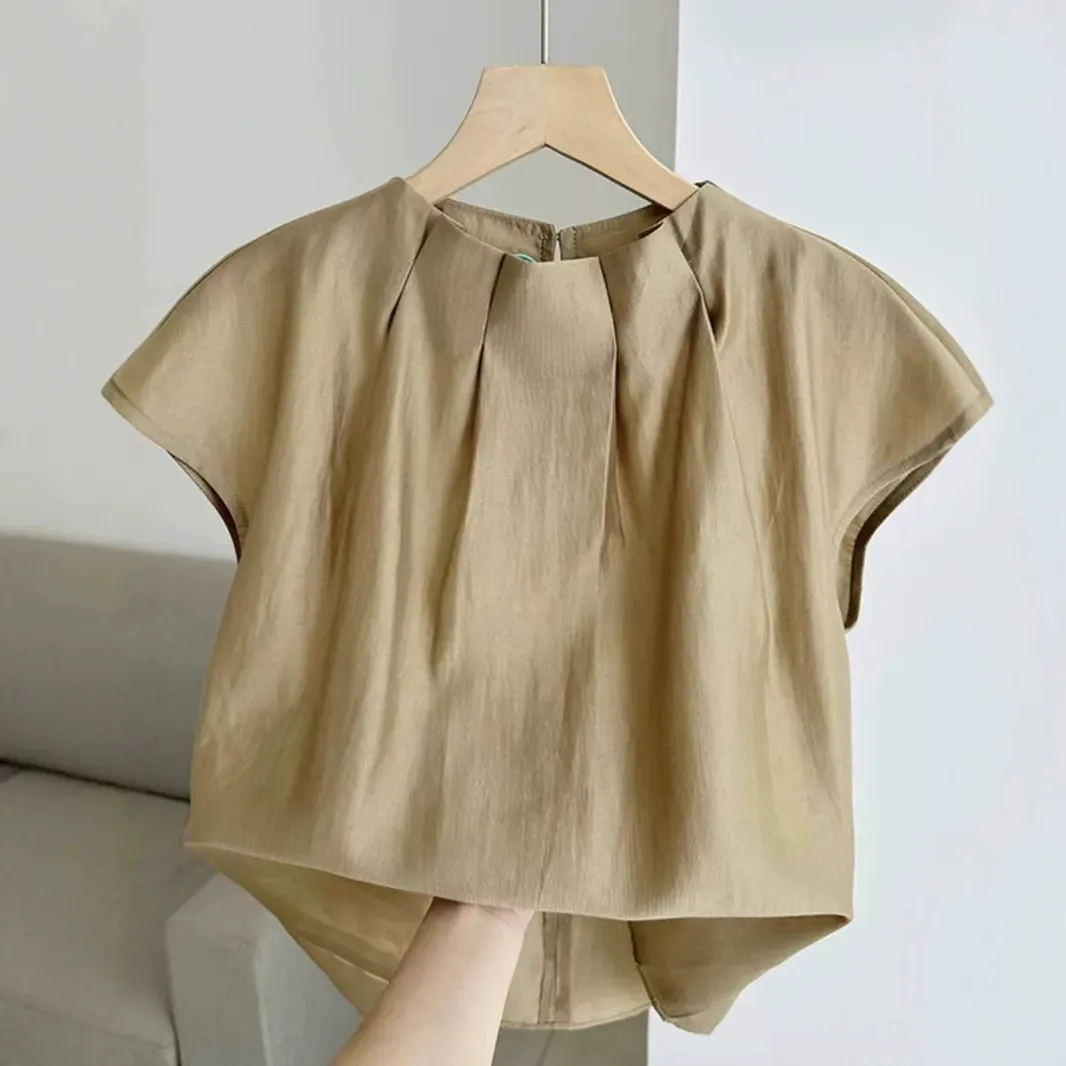 骨格ウェーブ ふんわりフロントタック ハイネックフレンチブラウス