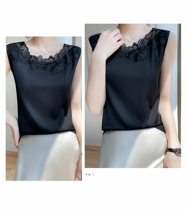 骨格ウェーブ デコルテ華やぐフラワーレース 艶サテンブラウス