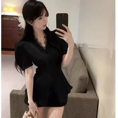 骨格ウェーブ 美くびれペプラム サテンレースブラウス