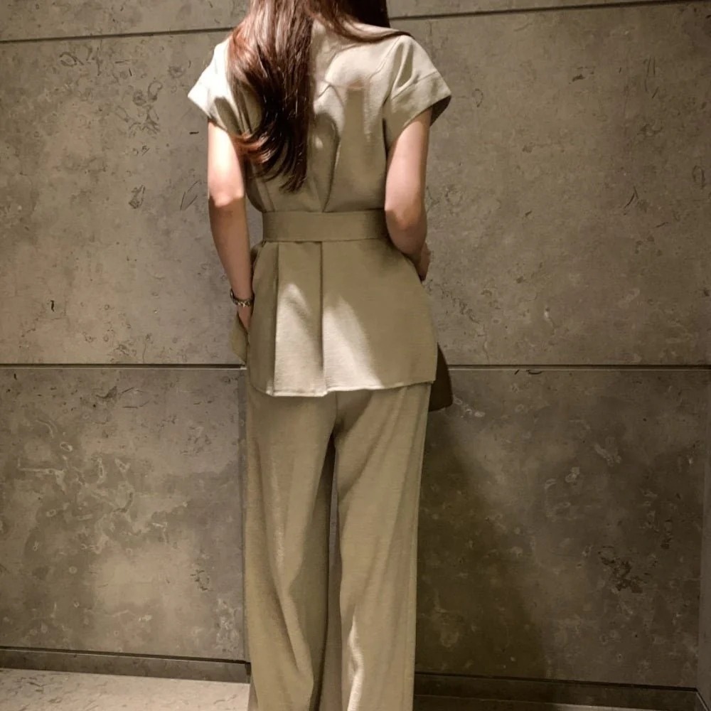 骨格ウェーブ 美くびれメイク・セットアップ フレンチスリーブシャツ＆ワイドパンツ