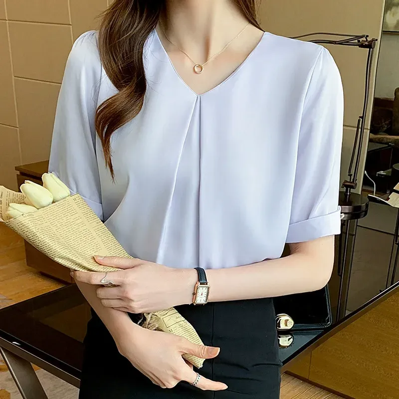 骨格ウェーブ Vネックブラウス