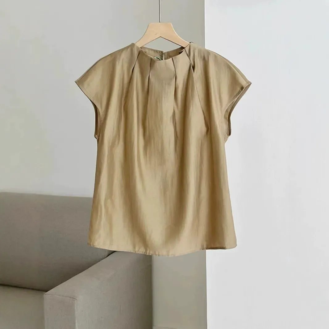 骨格ウェーブ ふんわりフロントタック ハイネックフレンチブラウス