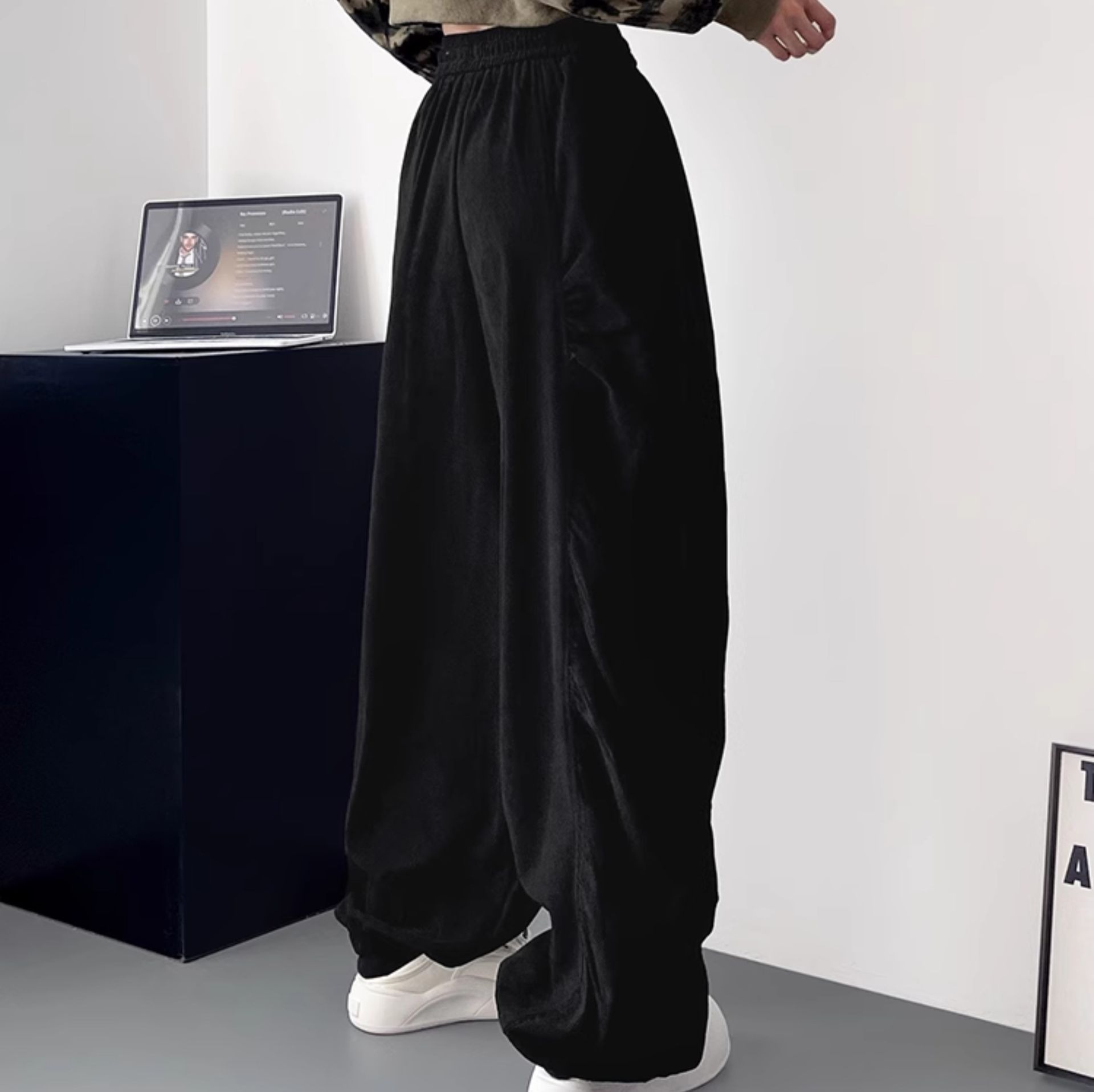 骨格ウェーブ ギャザーデザイン イージーカーブパンツ