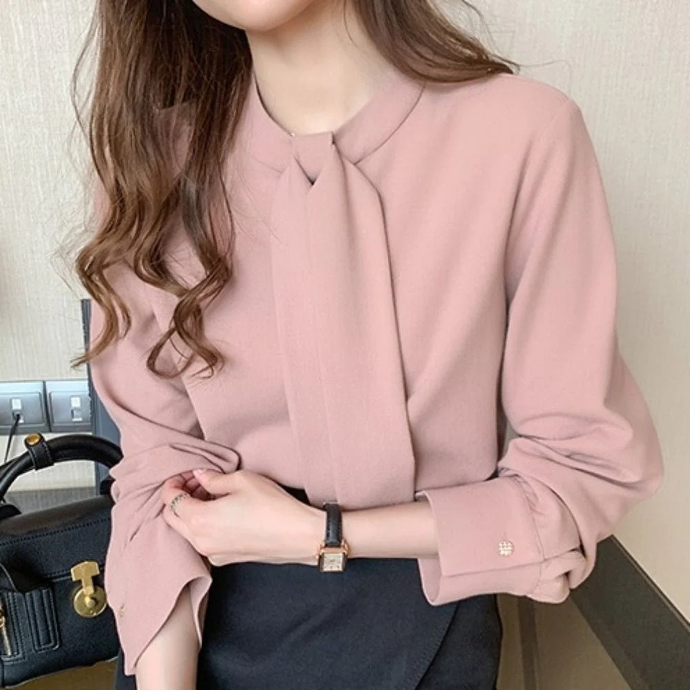 骨格ウェーブ デコルテ華やぐタイネック とろみシフォンブラウス