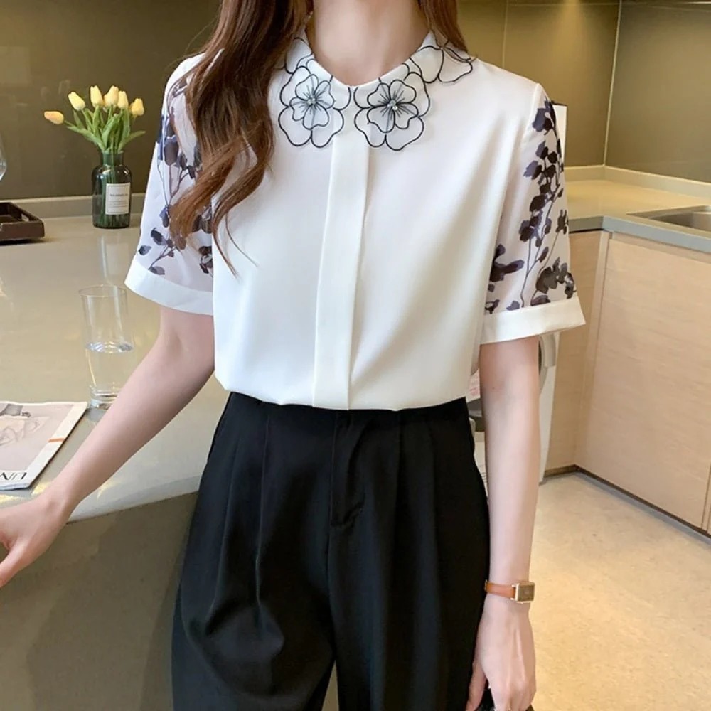 骨格ウェーブ 刺繍襟で華やぐ フラワーデザインブラウス（半袖・長袖 選べる2タイプ）