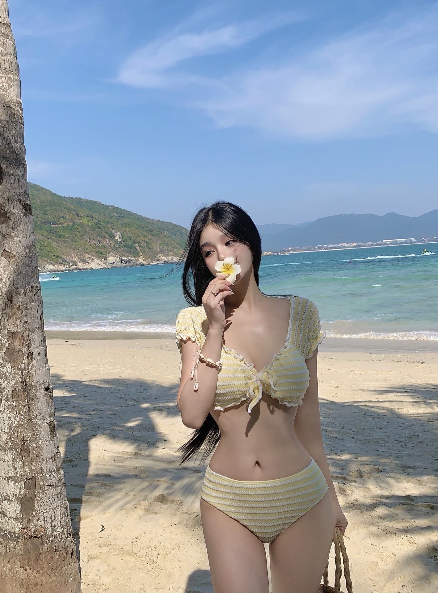 骨格ウェーブ フレンチガーリー パフスリーブ×シャーリング セパレート水着