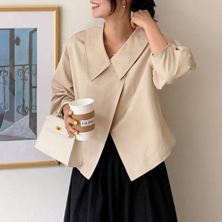 骨格ウェーブ 美シルエット 襟付き ライトアウター