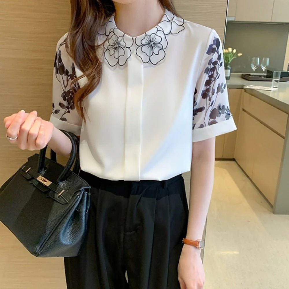 骨格ウェーブ 刺繍襟で華やぐ フラワーデザインブラウス（半袖・長袖 選べる2タイプ）