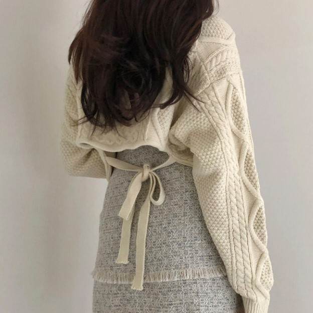 骨格ウェーブ バックリボン Vネック ケーブルニット