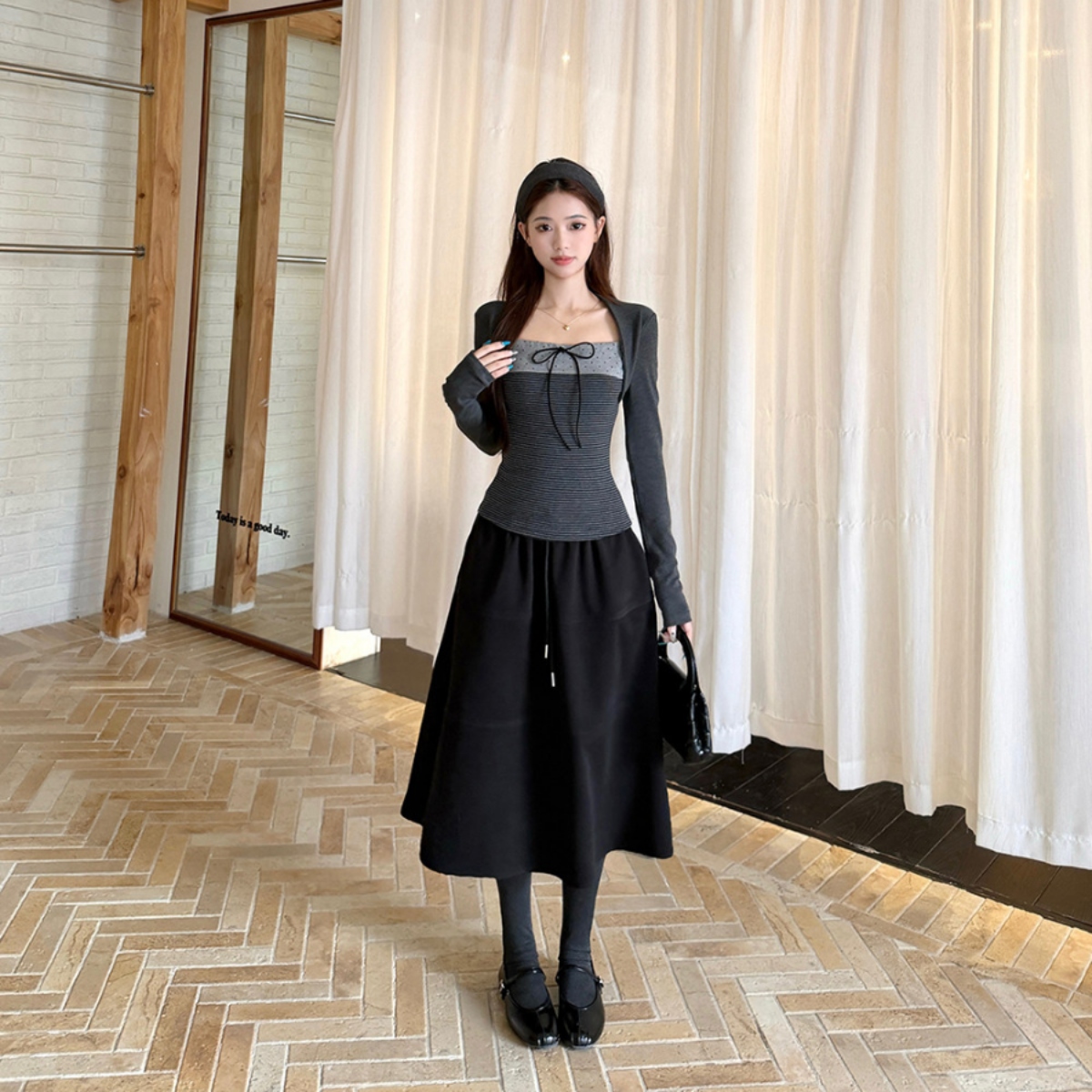 骨格ウェーブ くびれ盛れ フェイクレイヤード リボントップス