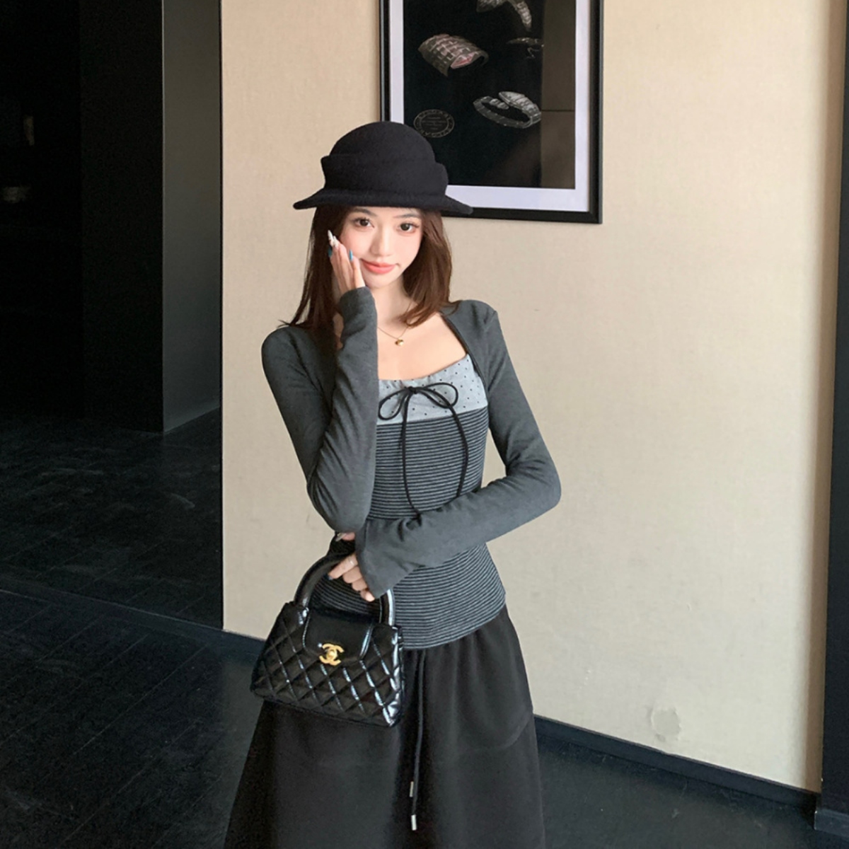 骨格ウェーブ くびれ盛れ フェイクレイヤード リボントップス