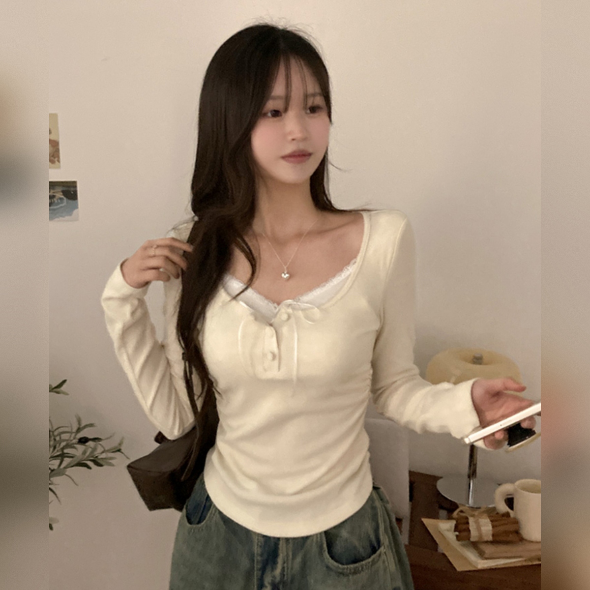 骨格ウェーブ さりげ盛れ レイヤード風リボン スリムカットソー