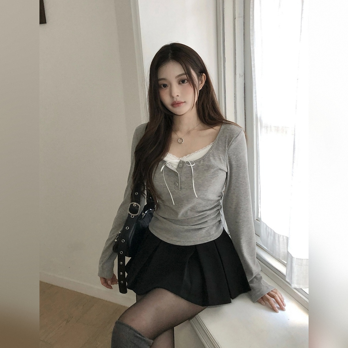 骨格ウェーブ さりげ盛れ レイヤード風リボン スリムカットソー