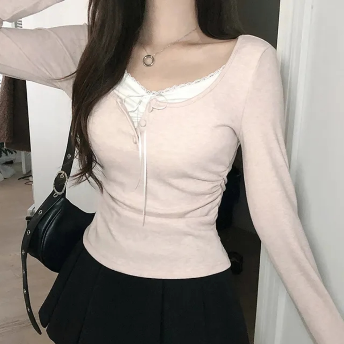 骨格ウェーブ さりげ盛れ レイヤード風リボン スリムカットソー