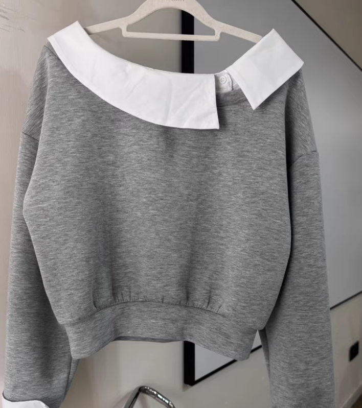 骨格ウェーブ きれいめカジュアル 襟付きアシンメトリートップス