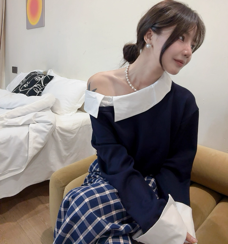 骨格ウェーブ きれいめカジュアル 襟付きアシンメトリートップス