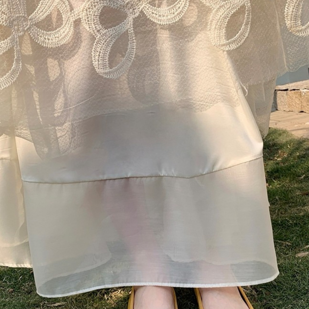 骨格ウェーブ 美脚見え エアリーレース フレアロングスカート