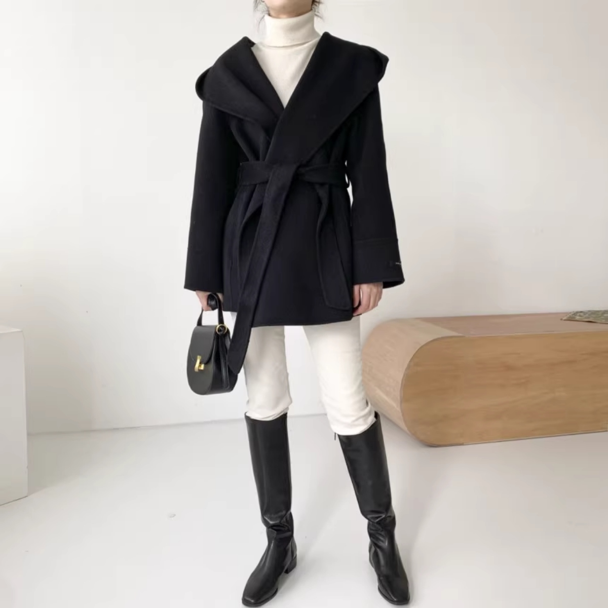 骨格ウェーブ ウエストマーク フード付き ミドル丈コート