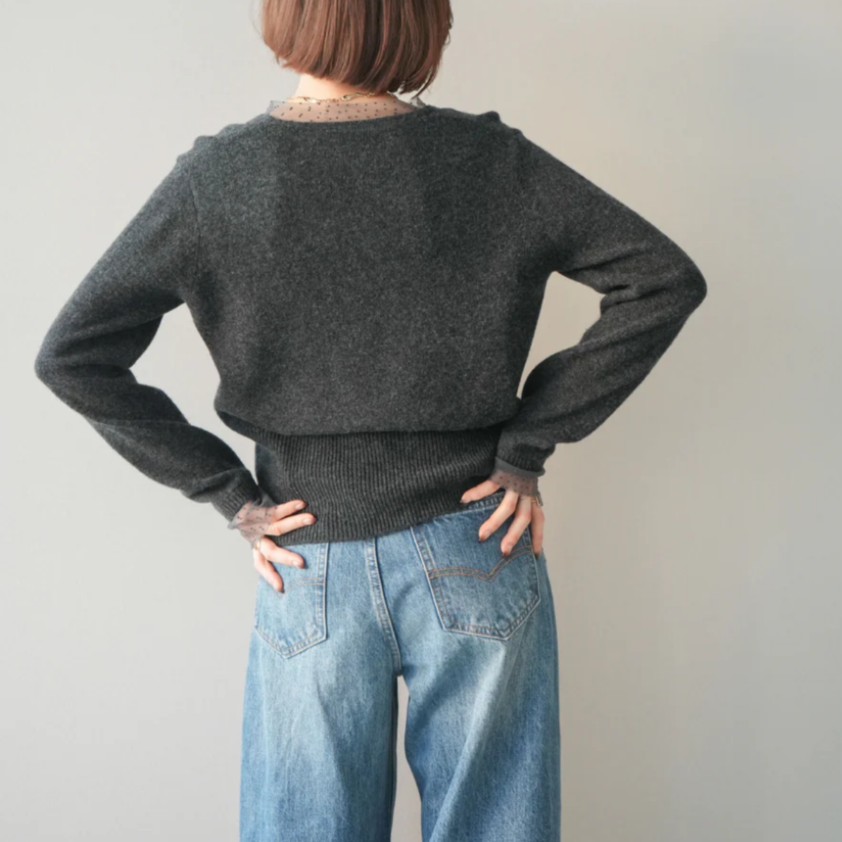 骨格ウェーブ ドットチュール 重ね着風ボタンニット