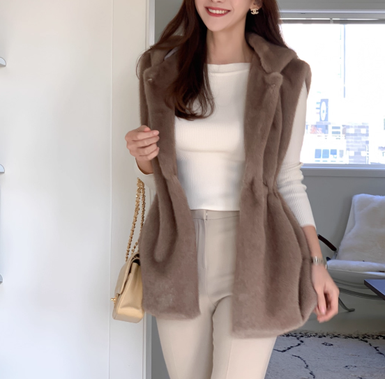 骨格ウェーブ 韓国シック フェイクミンクファーベスト ウエストシェイプ ミディ丈 エレガント