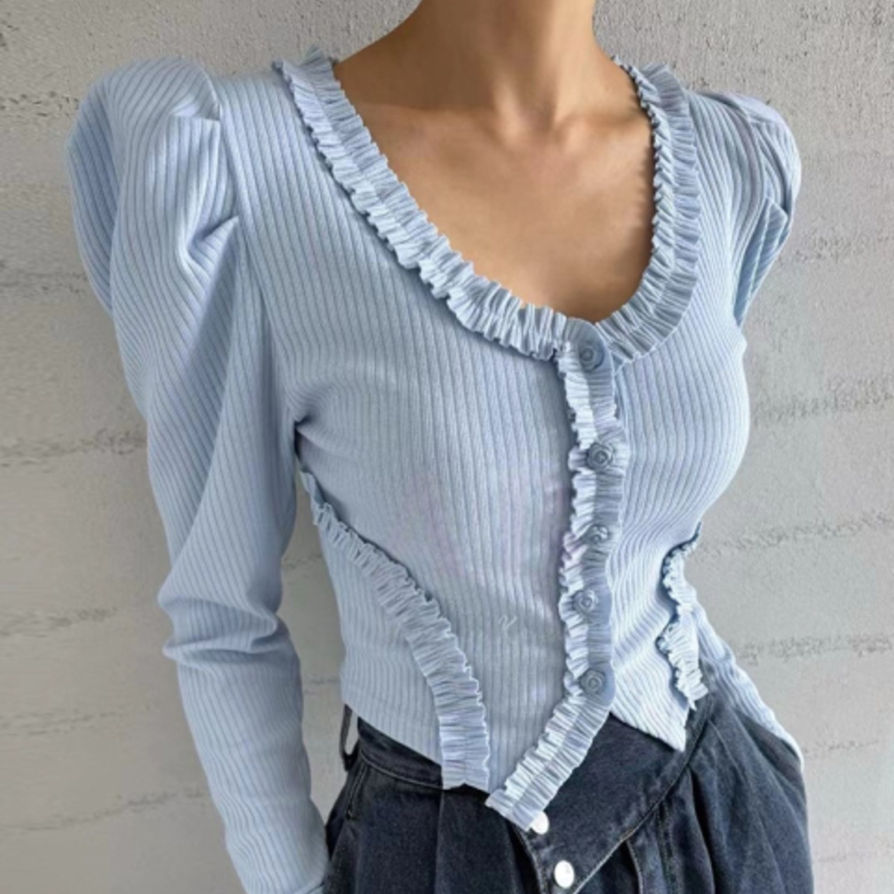 骨格ウェーブ フリルデザイン スリムフィット 長袖Tシャツ