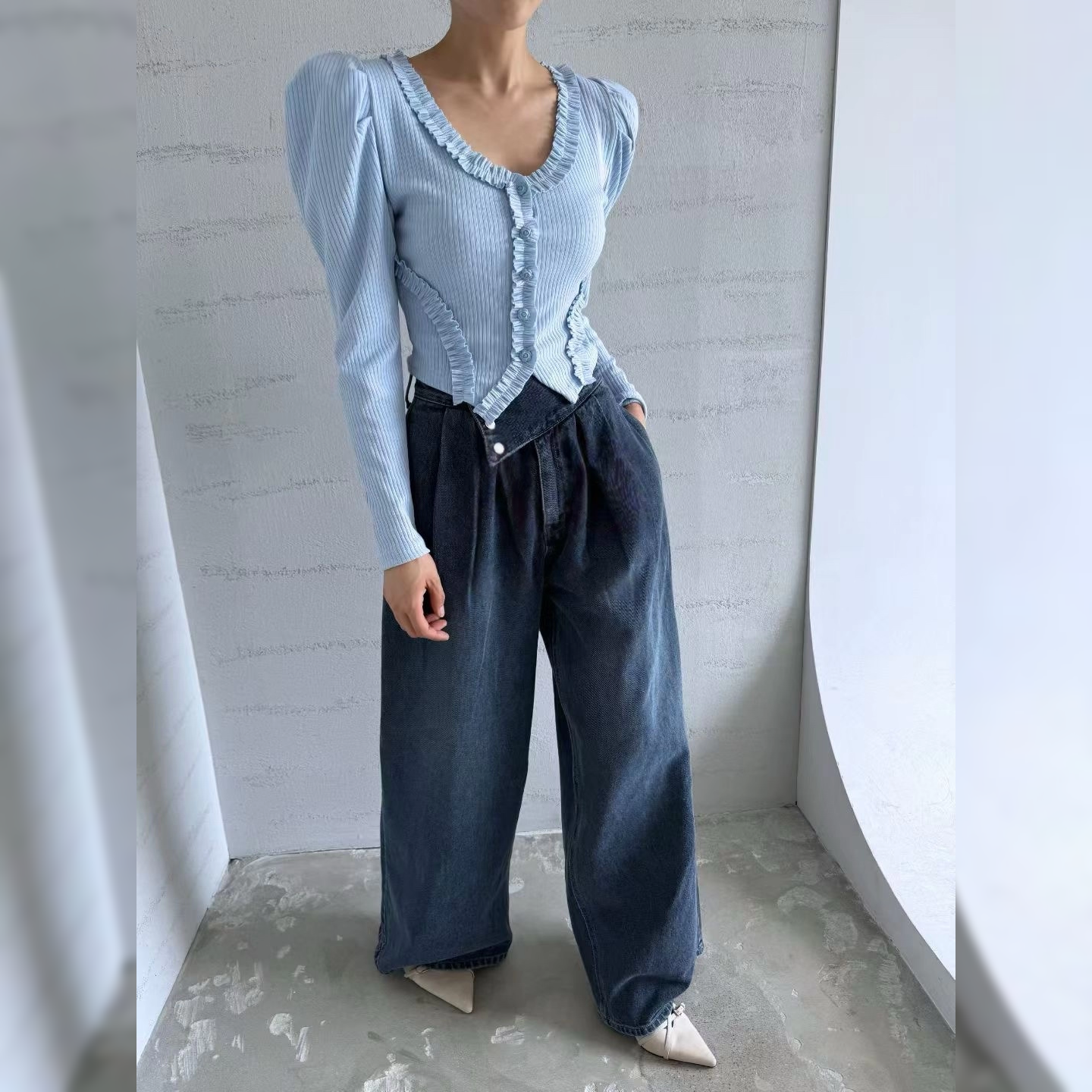 骨格ウェーブ フリルデザイン スリムフィット 長袖Tシャツ