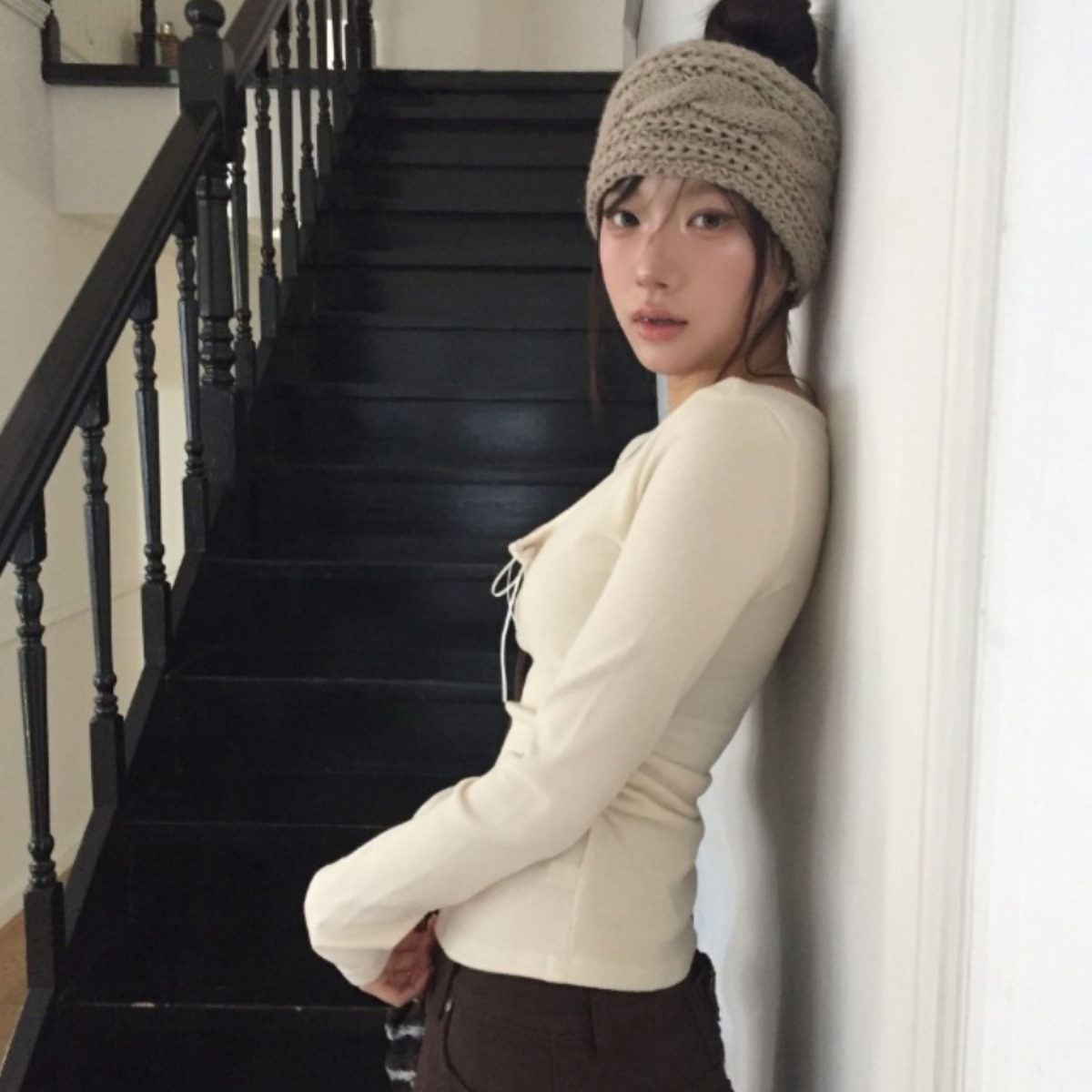 骨格ウェーブ さりげ盛れ レイヤード風リボン スリムカットソー