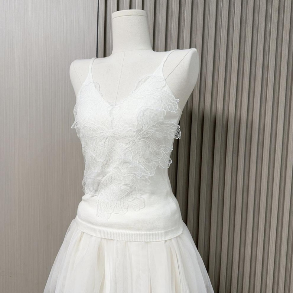 骨格ウェーブ上品レース ニットキャミトップス