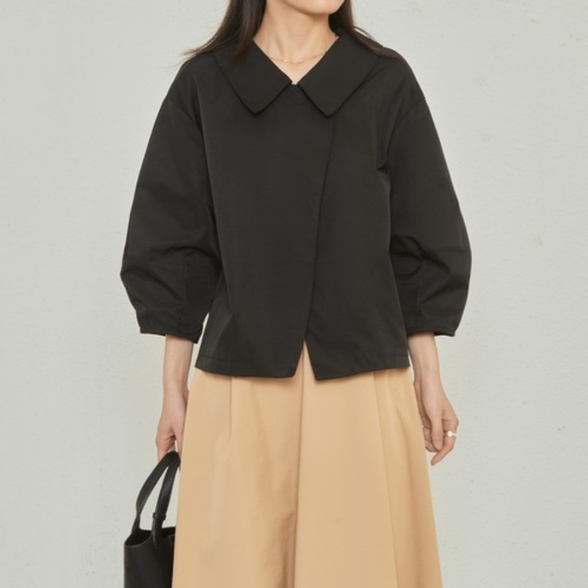 骨格ウェーブ 美シルエット 襟付き ライトアウター