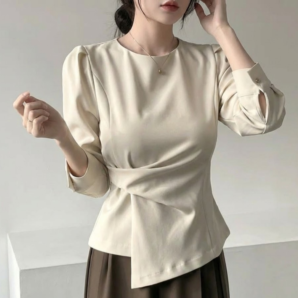 骨格ウェーブ  細見え 韓国風 ドレープブラウス